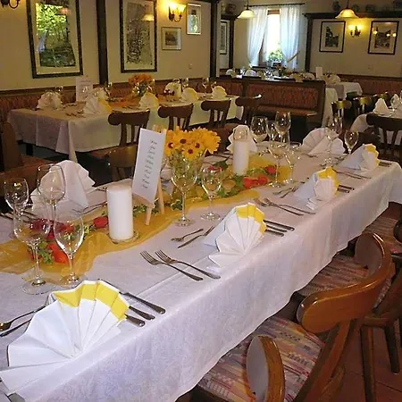 Hotel Am Waldeck Mit Restaurant Szálloda 4*