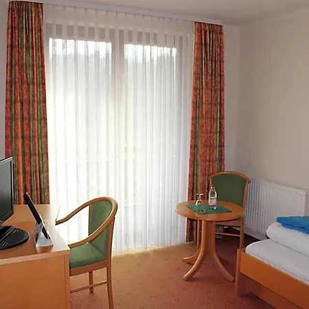 Hotel Am Waldeck Mit Restaurant