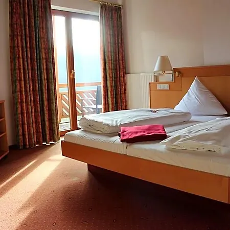 Hotel Am Waldeck Mit Restaurant