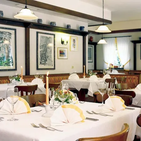 Hotel Am Waldeck Mit Restaurant Szálloda